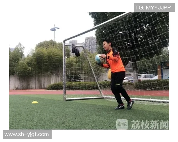 专访周敏:探寻足球背后的成功秘诀与发展之路 专访周敏:探寻足球背后的成功秘诀与发展之路