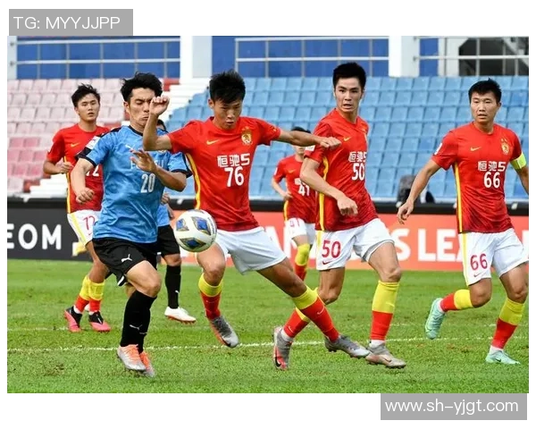 广州足球队防守分析:优缺点与未来改进方向探讨 广州足球队防守分析:优缺点与未来改进方向探讨