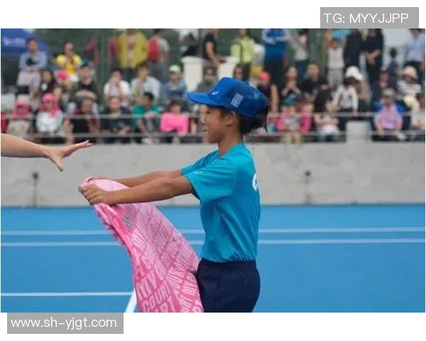 王伟专访:从青涩少年到网球巨星的成长与蜕变之路 王伟专访:从青涩少年到网球巨星的成长与蜕变之路