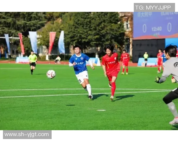 杭州足球队在精英赛中的力量表现分析与未来展望 杭州足球队在精英赛中的力量表现分析与未来展望